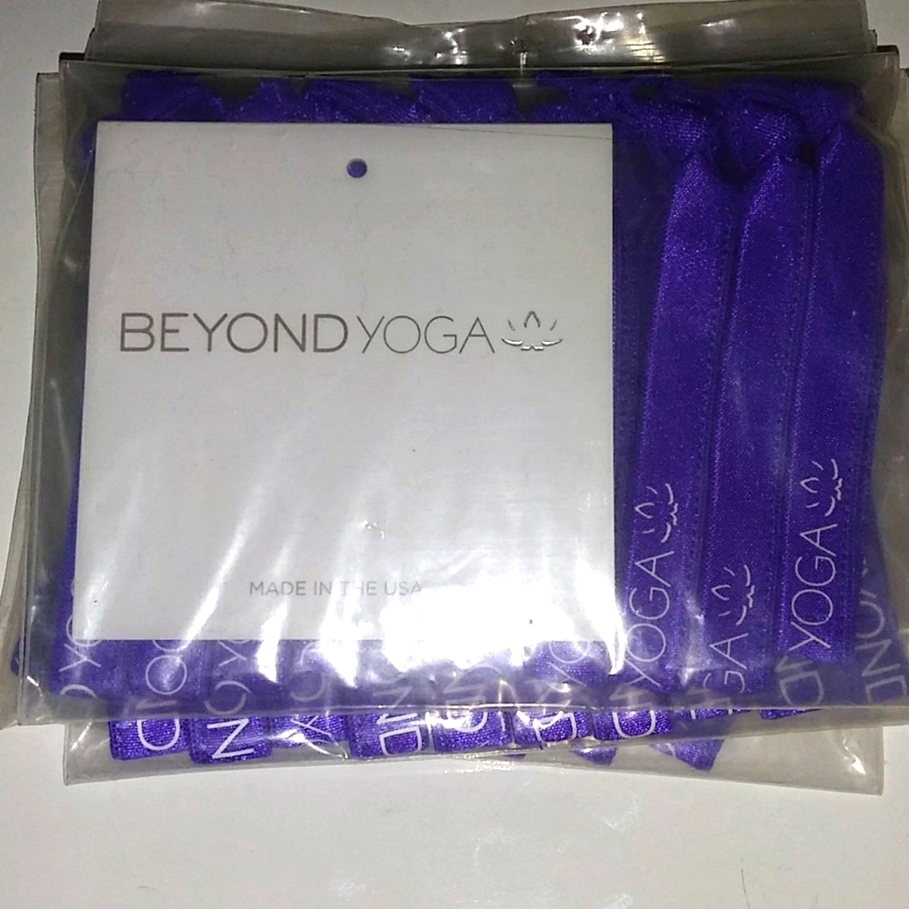 Beyond yoga elastic hair tie